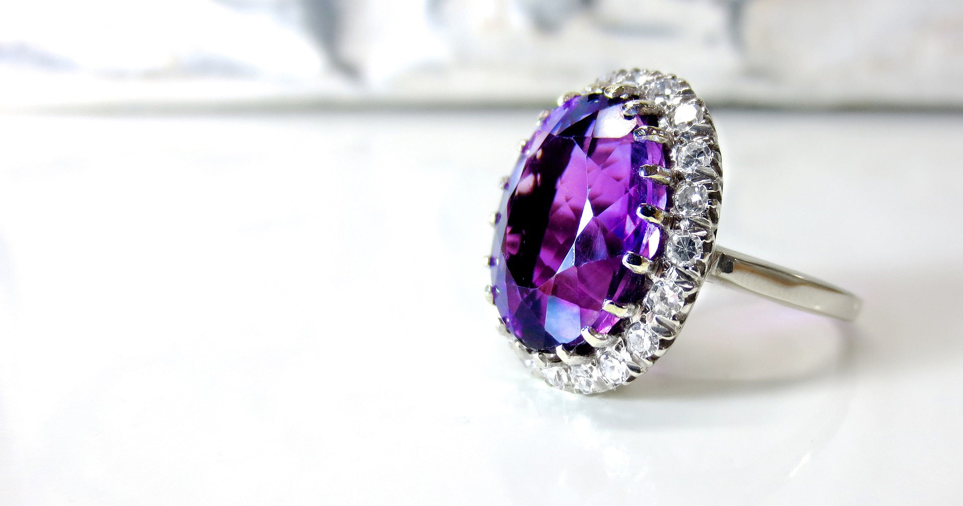 Discover the Value, Uniqueness & Sustainability of Second-Hand Jewellery