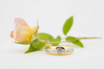 18ct Mens Yellow Gold and Diamond Ring
