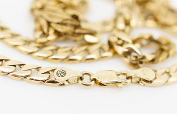 Diamond encased on a solid 9ct gold chain #27367-1