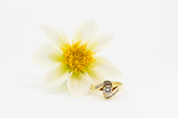 18ct Yellow Gold Gold Ring With Solitiare Diamond Surrounded by Channelled Diamonds #27392