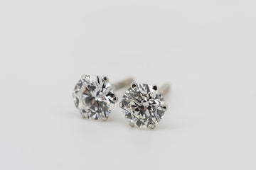 18CT WHITE GOLD DIAMOND STUD EARRINGS