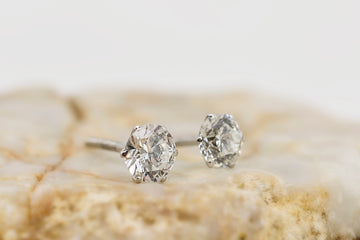 18CT WHITE GOLD DIAMOND STUD EARRINGS