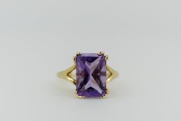 14ct Yellow Gold Four-Claw Setting Rectangle Amethyst Cocktail Ring with Filigree #9354