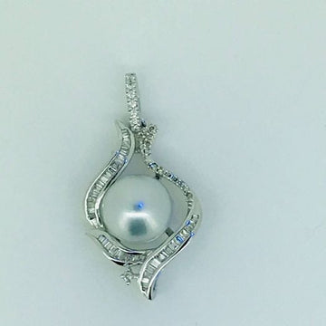 Sparkly 18ct White Gold Pearl and Diamond Pendant 1013