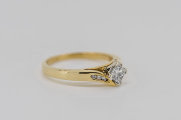 18ct Gold Ring Princess cut Diamond