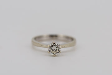 18ct White Gold and Round Diamond Ring