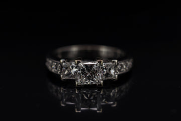 18CT White Gold Diamond Ring #26038