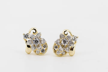 18CT GOLD A DIAMOND FLORAL EARRINGS