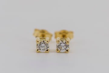 18ct gold Sparkly round diamond stud earrings
