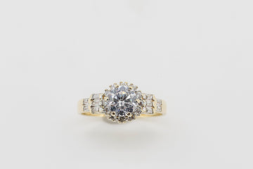18CT GOLD RING WITH CUBIC ZIRCONIA