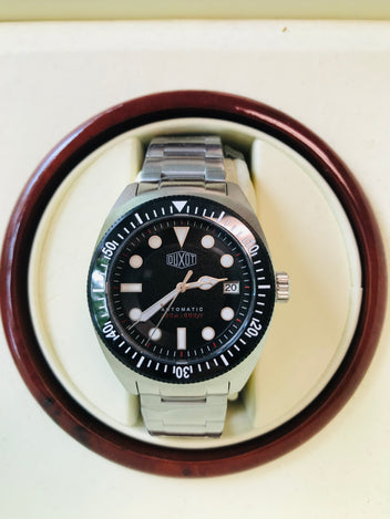 Duxot Maris true black divers watch