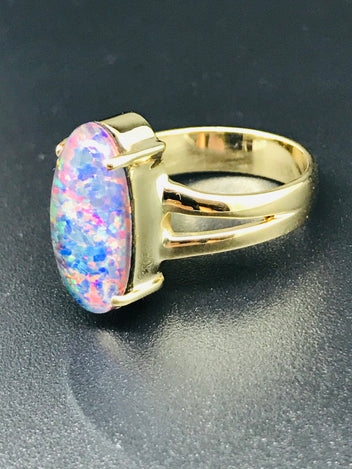 10ct gold ring with triplet opal