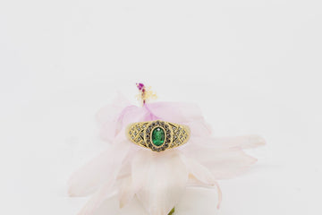 18CT Yellow Gold and Diamond Ring with Green Emerald Centre Stone #L107