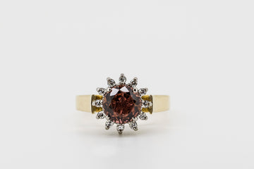18CT GOLD RING WITH DIAMONDS AND SYNTHETIC STONE