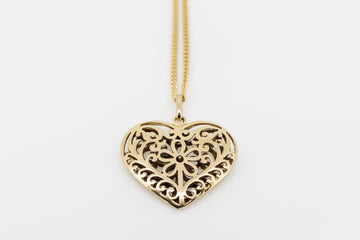 9CT GOLD NECKLACE AND LOVE HEART PENDANT