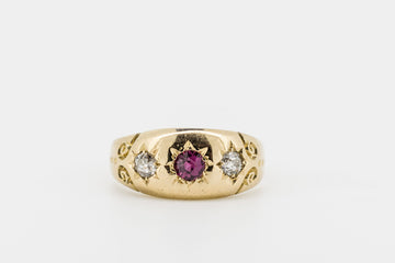 18ct gold ring with ruby and diamonds