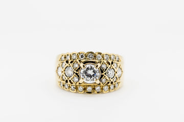 18ct Yellow Gold Ring With Diamonds