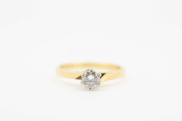 18ct Yellow Gold and Diamond Elegance Ring