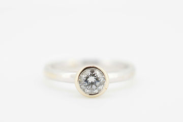 18ct White Gold Diamond Ring