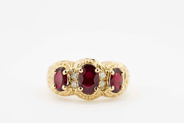 9ct Gold Garnet and Diamond Ring