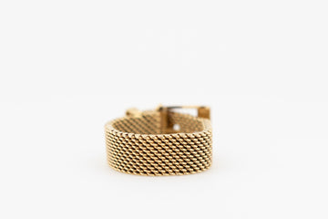 Retro 18ct gold mesh flexible belt and buckle ring which is adjustable.