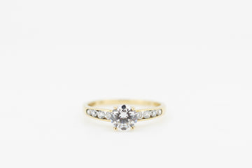 9ct solid gold ring with Cubic zirconia