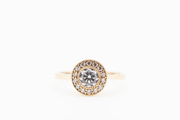 9ct yellow gold ring with simulant diamond