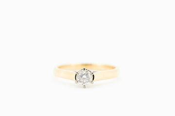 18CT Gold and diamond ring #27637