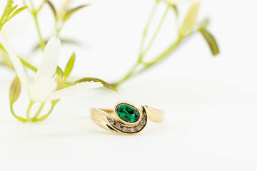 9ct gold ring with Green Emerald and diamonds #27783-2