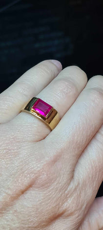 DISCOUNTED! 14ct gold ring with synthetic ruby