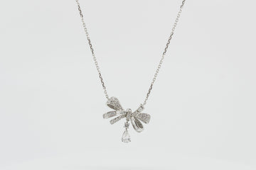 18CT WHITE GOLD AND DIAMOND PENDANT AND NECKLACE