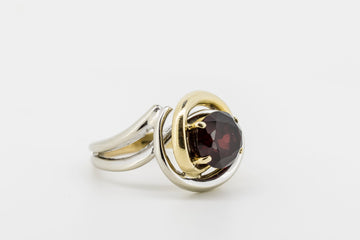 14CT GOLD CUSTOM RING WITH GARNET