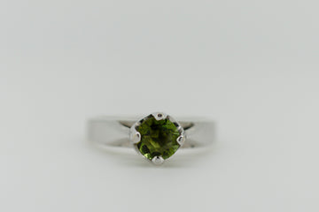 18ct White Gold Peridot Solitaire Ring #9356