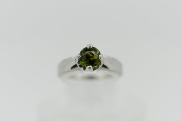 18ct White Gold Peridot Solitaire Ring #9356