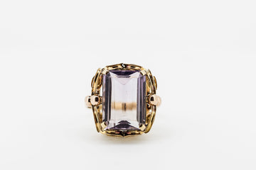 14CT GOLD RING WITH LIGHT PURPLE AMETHYST STONE