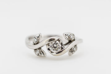 14CT WHITE GOLD AND DIAMOND RING