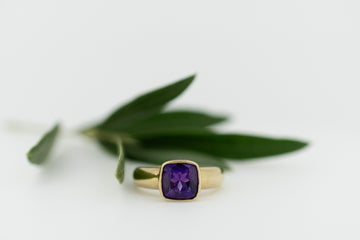 9ct Yellow Gold Square Cut Amethyst in Bezel Setting with thick band #9357