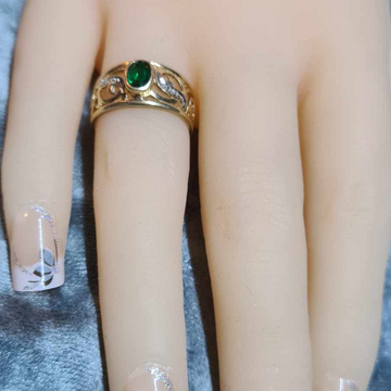 9ct gold ring with Emerald #27614