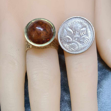 9CT GOLD AND AMBER COCKTAIL RING #26811