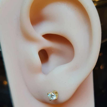 18CT GOLD DIAMOND STUD EARRINGS