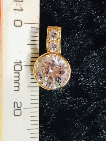 9ct Gold Cubic Zirconia Pendant 1185