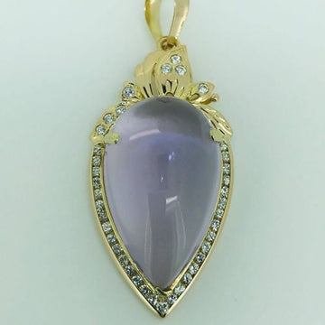 18ct Gold Pendant with Amethyst surrounded by Diamonds 1012