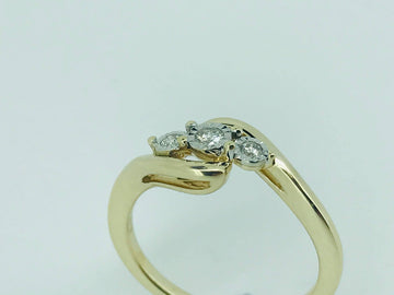 9ct gold Diamond Ring 1033