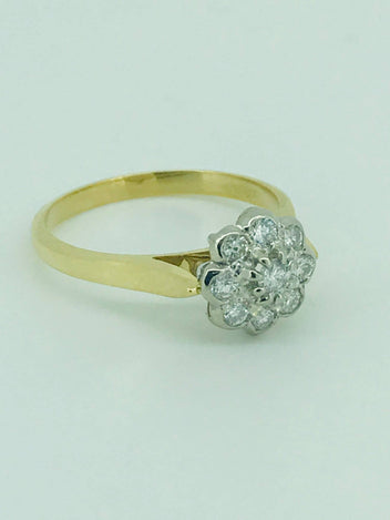 18ct Stunning Gold Diamond Ring