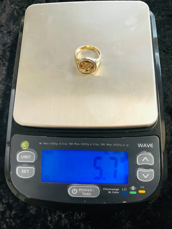 9ct Gold Sovereign a Diamond Ring 1093