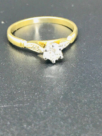 9ct Gold Diamond Antique Ring 1137