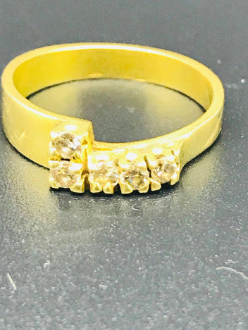 18ct Gold Diamond Ring 1158