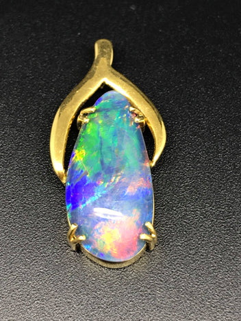 18ct Gold Opal Pendant 1159