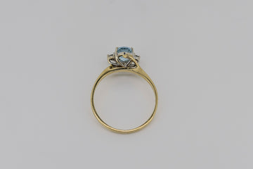 18CT YELLOW GOLD DIAMOND AND TOPAZ RING