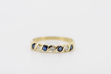 18CT YELLOW GOLD AND BLUE SAPPHIRE AND DIAMOND RING